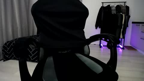 Adam online show from October 2025 08:07:01 PM