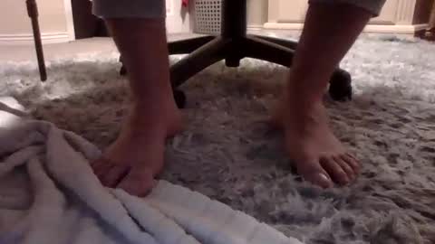 Snapshot of hairydaddyfeet chatting on November 2025 01:11:01 AM Hairy Daddy Feet online show from November 2025 01:11:01 AM