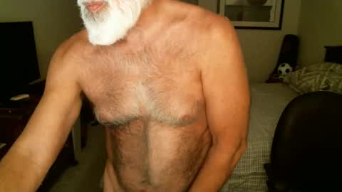 Snapshot of hairypecsguy chatting on April 2026 07:11:01 AM Hairy pecs online show from April 2026 07:11:01 AM