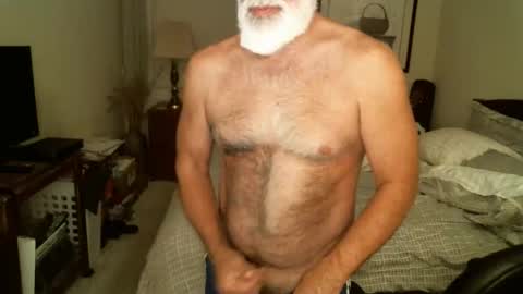 Snapshot of hairypecsguy chatting on May 2026 06:54:01 AM Hairy pecs online show from May 2026 06:54:01 AM