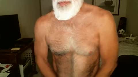 Snapshot of hairypecsguy chatting on May 2026 06:51:02 AM Hairy pecs online show from May 2026 06:51:02 AM