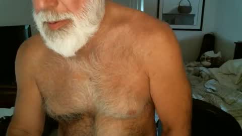 Snapshot of hairypecsguy chatting on June 2026 02:33:01 PM Hairy pecs online show from June 2026 02:33:01 PM