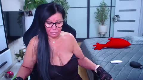 Monika online show from January 2025 12:18:01 PM