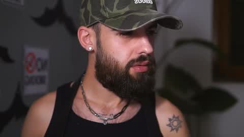 HairyRobXxX online show from November 2025 05:47:01 PM