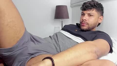 Independent       model  online show from February 2026 08:16:02 PM