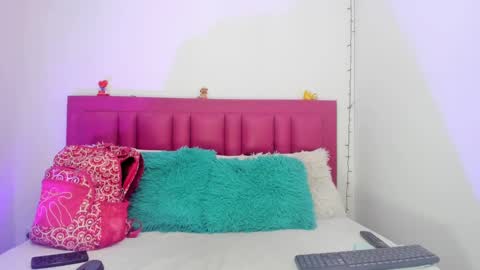 Mely online show from January 2025 02:01:01 AM