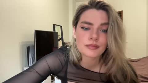 haley_rune online show from February 2025 10:20:02 AM