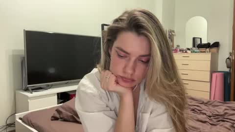 haley_rune online show from February 2025 03:18:02 PM