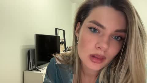 haley_rune online show from February 2025 05:11:02 PM