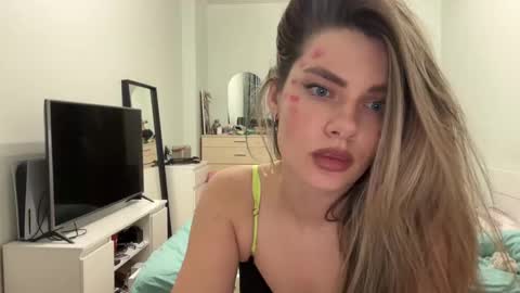 haley_rune online show from February 2025 04:31:01 PM