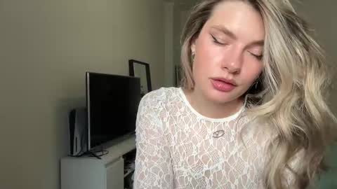 haley_rune online show from February 2025 11:17:02 AM