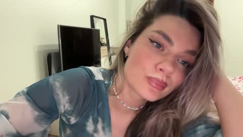 haley_rune online show from February 2025 05:47:02 PM