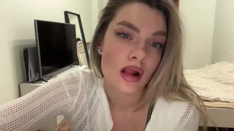 haley_rune online show from March 2025 04:49:01 PM