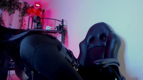 halley_ravenn online show from April 2026 08:56:01 PM