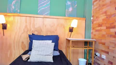 Halley Lorens online show from April 2026 05:13:02 PM