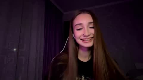 Holly online show from November 2025 05:24:02 PM