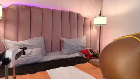 Snapshot of hallybans chatting on January 2025 08:52:02 PM Hally Bans online show from January 2025 08:52:02 PM