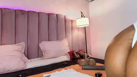 Snapshot of hallybans chatting on February 2025 06:59:01 PM Hally Bans online show from February 2025 06:59:01 PM