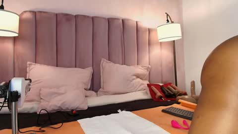 Snapshot of hallybans chatting on February 2025 04:47:01 PM Hally Bans online show from February 2025 04:47:01 PM