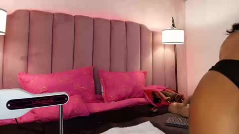 Snapshot of hallybans chatting on February 2025 03:25:02 PM Hally Bans online show from February 2025 03:25:02 PM