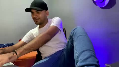 hamiltong12 online show from November 2025 05:16:02 AM