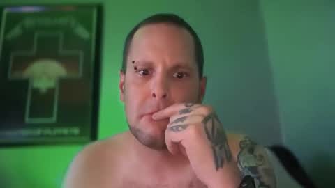 hand_banana_420 online show from September 2025 10:31:01 PM