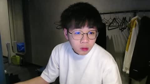 Snapshot of handsome_mannn chatting on December 2024 08:10:02 PM handsome_mannn online show from December 2024 08:10:02 PM