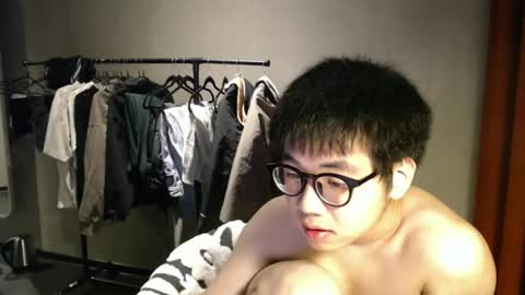 Snapshot of handsome_mannn chatting on February 2025 08:20:02 PM handsome_mannn online show from February 2025 08:20:02 PM