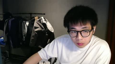 Snapshot of handsome_mannn chatting on March 2025 10:42:01 PM handsome_mannn online show from March 2025 10:42:01 PM