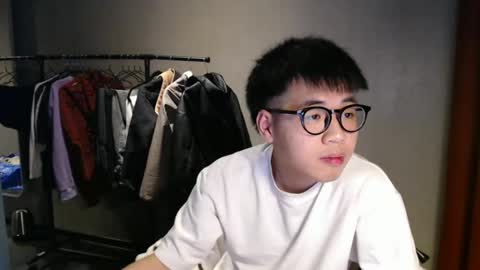 Snapshot of handsome_mannn chatting on March 2025 10:20:02 PM handsome_mannn online show from March 2025 10:20:02 PM