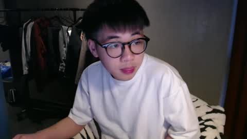 Snapshot of handsome_mannn chatting on March 2025 04:20:01 PM handsome_mannn online show from March 2025 04:20:01 PM