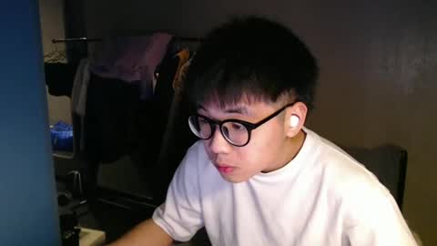 Snapshot of handsome_mannn chatting on March 2025 09:13:02 PM handsome_mannn online show from March 2025 09:13:02 PM