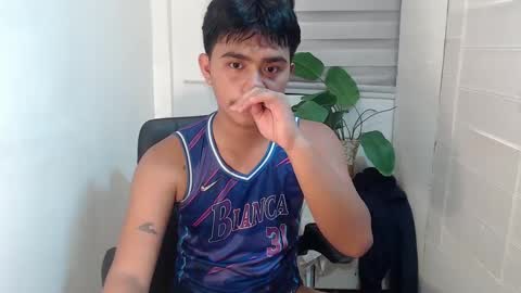 Snapshot of handsome_vanana chatting on February 2025 09:43:01 AM handsome_vanana online show from February 2025 09:43:01 AM