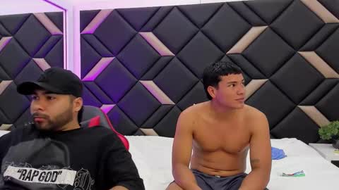 Snapshot of handsomeboys19 chatting on October 2025 01:11:01 PM leonardfarrucknick and otis online show from October 2025 01:11:01 PM