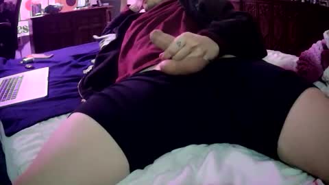 handsomedevil986055 online show from November 2025 12:09:02 AM