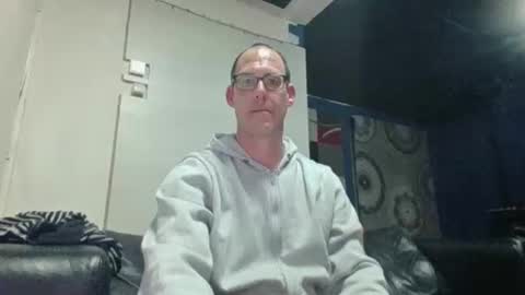 handsomeguy4ever online show from March 2026 08:37:02 PM