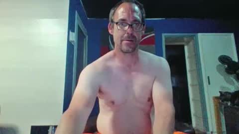 handsomeguy4ever online show from May 2026 07:32:01 PM