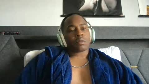 Snapshot of handyfranklin chatting on July 2026 06:10:02 PM Chocolate Exhibitionist online show from July 2026 06:10:02 PM