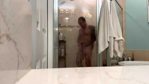 hangit0ut online show from October 2025 11:22:01 AM