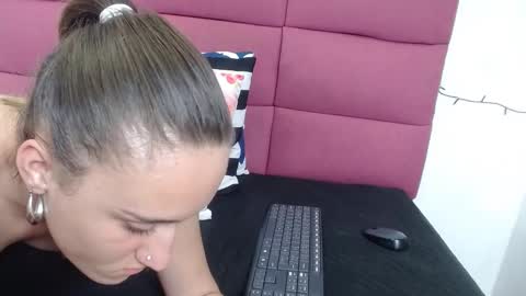 Snapshot of hanna__palmer1 chatting on January 2025 06:38:01 PM Hanna Palmer online show from January 2025 06:38:01 PM