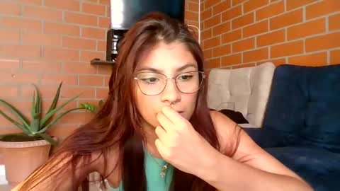 Snapshot of hanna_beily chatting on February 2025 06:13:02 PM hanna online show from February 2025 06:13:02 PM
