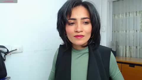 Sara online show from November 2025 01:45:01 PM