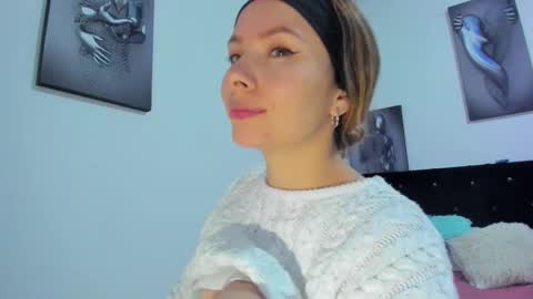 Snapshot of hanna_cute111 chatting on November 2025 10:19:01 PM Hanna online show from November 2025 10:19:01 PM