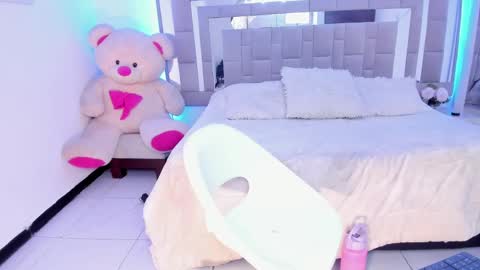 Snapshot of hanna_fost chatting on March 2025 03:29:01 PM im Hanna online show from March 2025 03:29:01 PM
