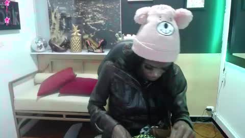 hanna_lamber online show from March 2025 02:09:02 AM