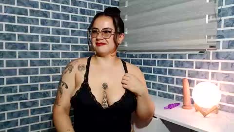 hanna_moons online show from February 2026 07:36:02 PM