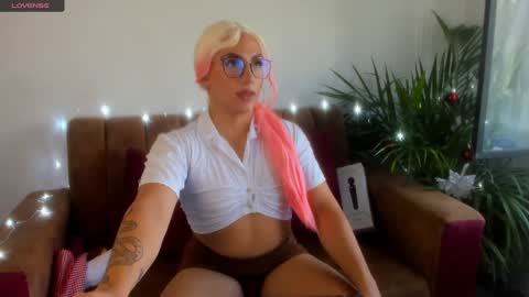 Snapshot of hanna_sofi4 chatting on December 2024 03:53:02 PM Hanna Capicorn online show from December 2024 03:53:02 PM
