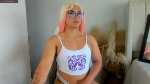 Snapshot of hanna_sofi4 chatting on January 2025 04:25:02 PM Hanna Capicorn online show from January 2025 04:25:02 PM
