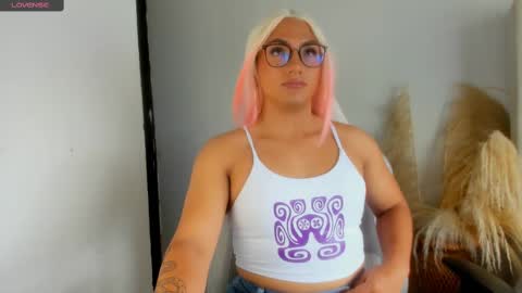 Snapshot of hanna_sofi4 chatting on March 2025 03:59:01 PM Hanna Capicorn online show from March 2025 03:59:01 PM