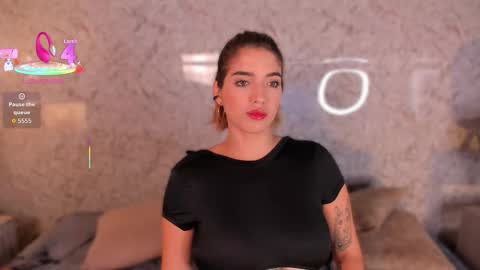 Hanna  online show from December 2025 01:40:01 PM